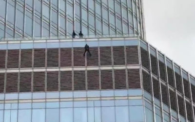 Man hangs off Trump Tower, demands to speak to the president
