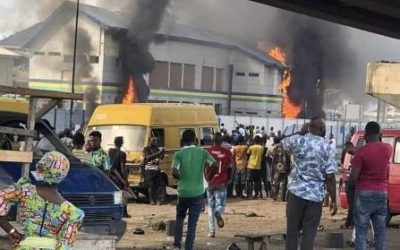 Auto DraftNigeria imposes curfews after #EndSARS protesters set police station ablaze