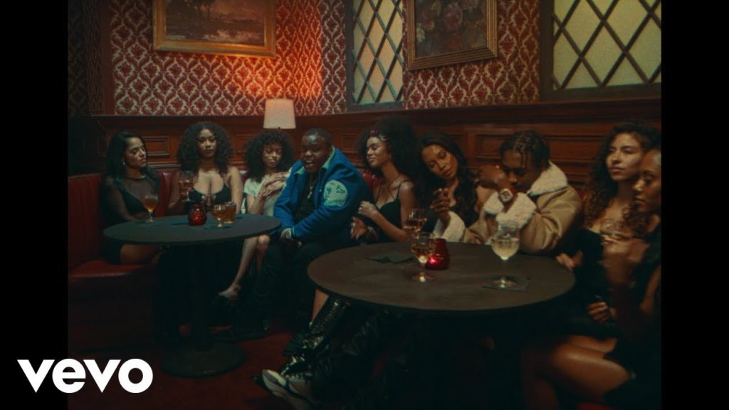 Lil Tjay is recruited by Morray for his new video 