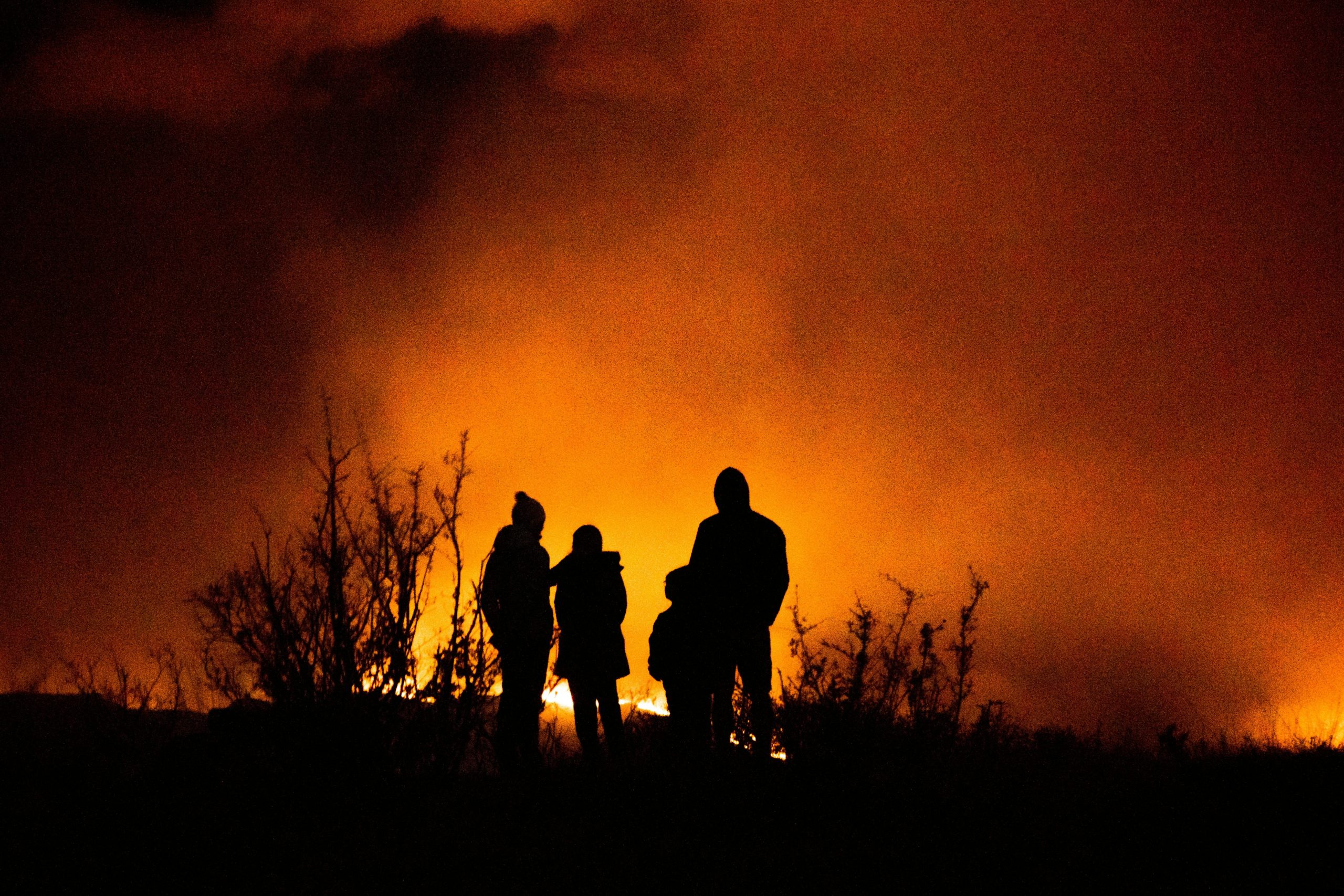 Deadly Wildfires in Los Angeles County: Death Toll Climbs to 10 Amid Southern California Inferno